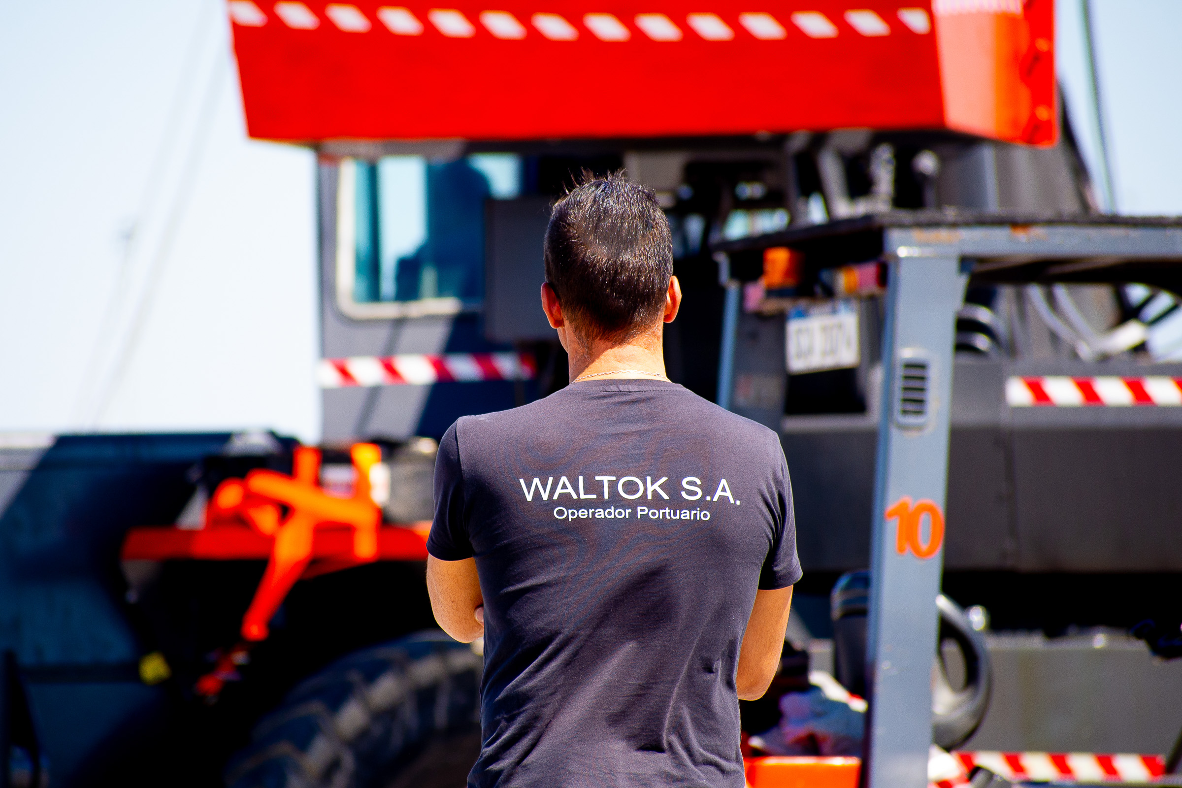 Equipo de Waltok S.A. en operativa portuaria